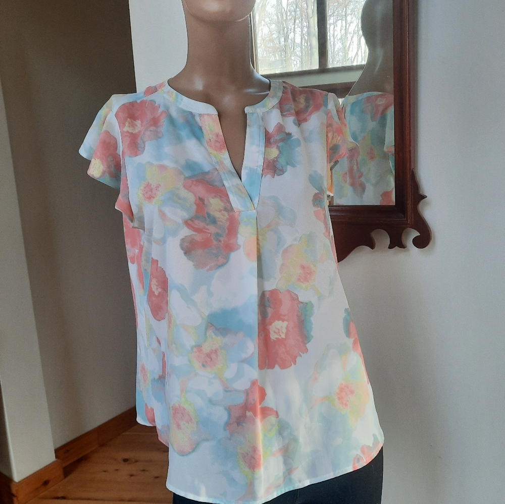 🏷SOLD. Calvin Klein. Medium floral blouse. I ❤️ Bundles - Picture 3 of 6